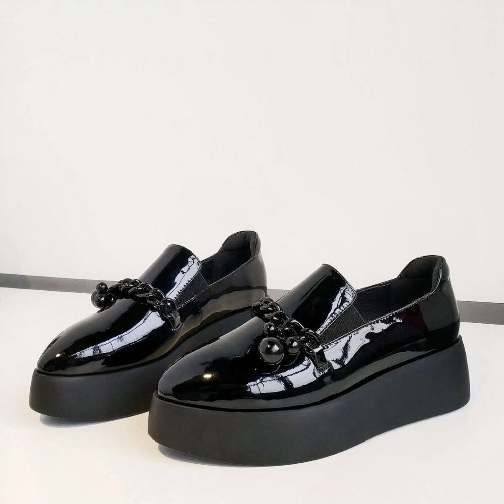 Patent platform loafers with decorative metal chain - Image 7