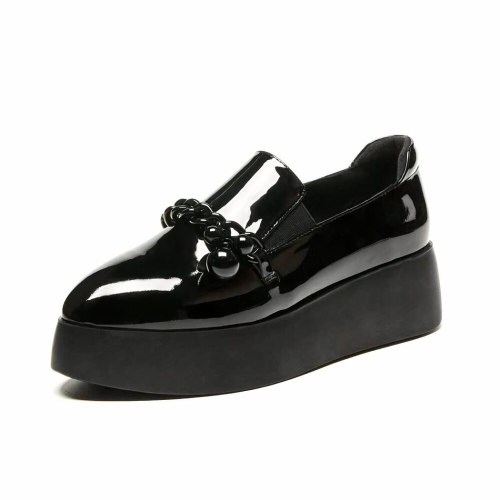 Patent platform loafers with decorative metal chain - Image 2