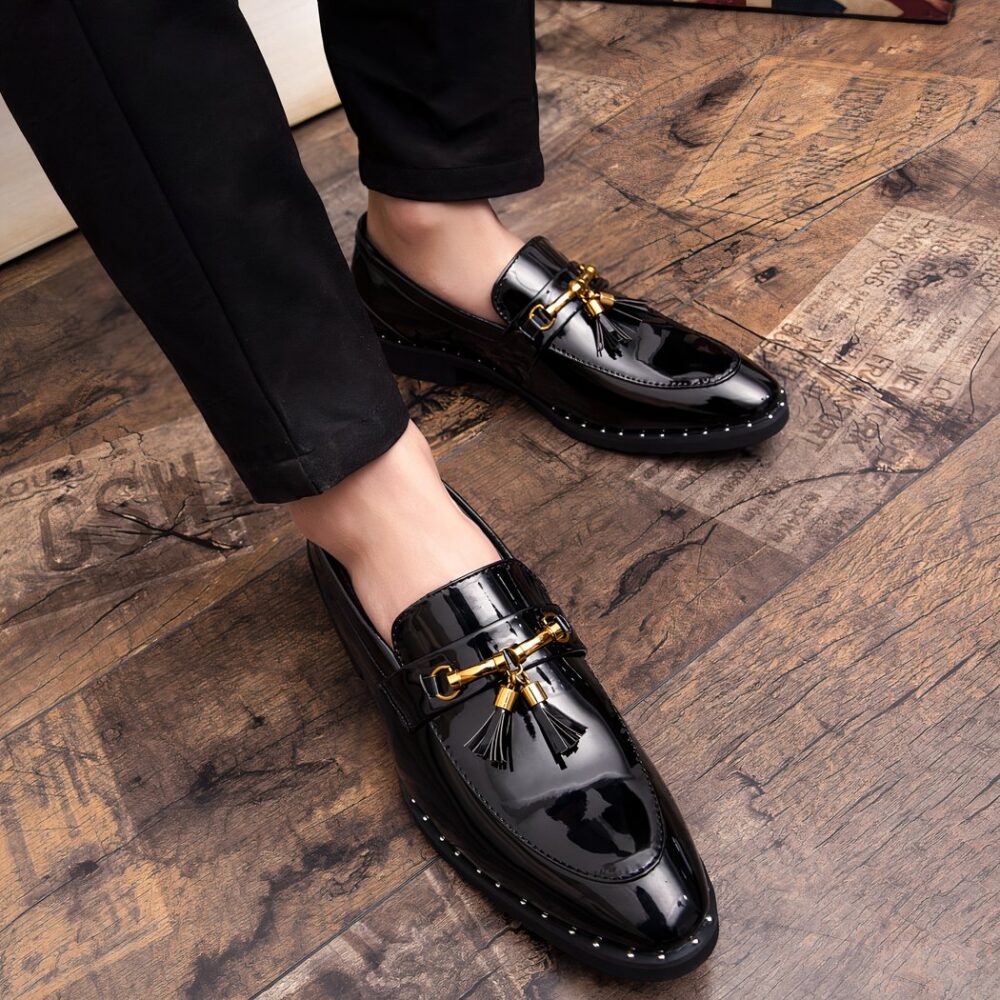 Patent tassel loafers with gold buckle for men - Image 5