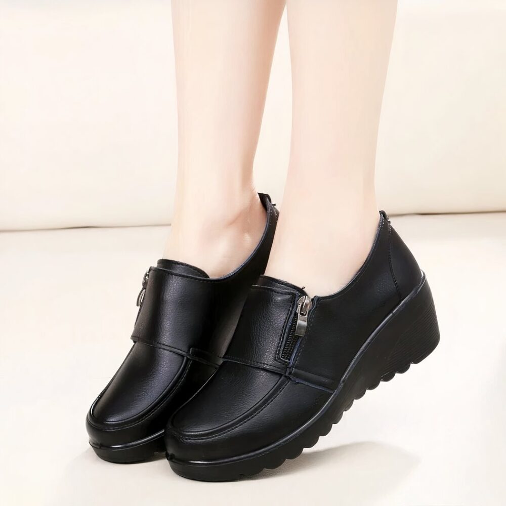 Waterproof orthopedic moccasins for women - Image 2