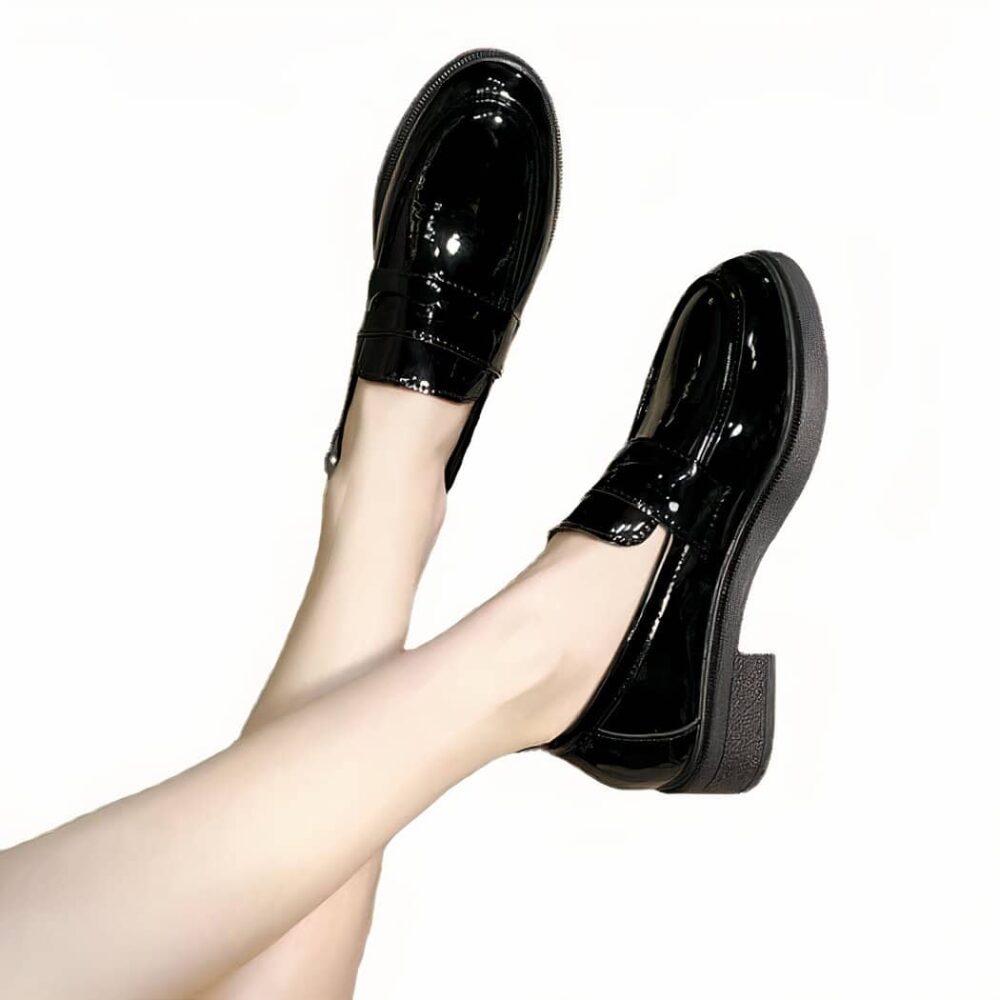 Women's black patent leather loafers with heels - Image 3
