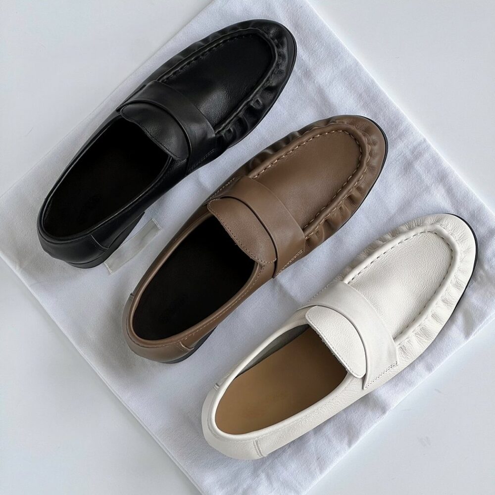 Women's retro moccasins in soft leather with square heels - Image 4