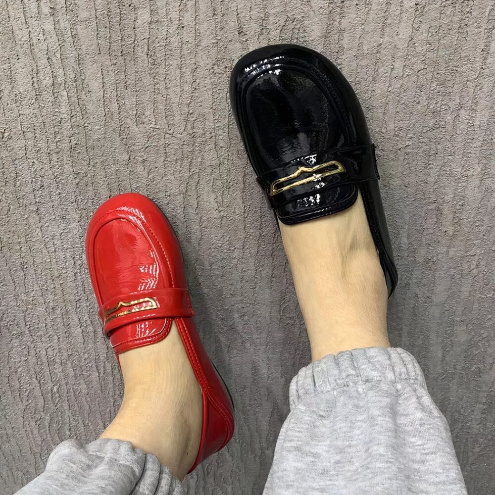Women's round-toe patent leather loafers - Image 5