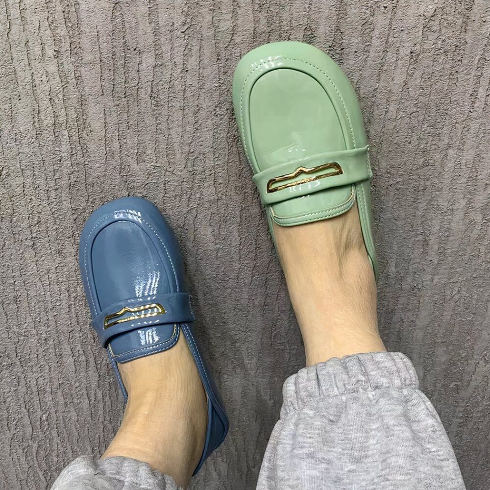 Women's round-toe patent leather loafers - Image 6