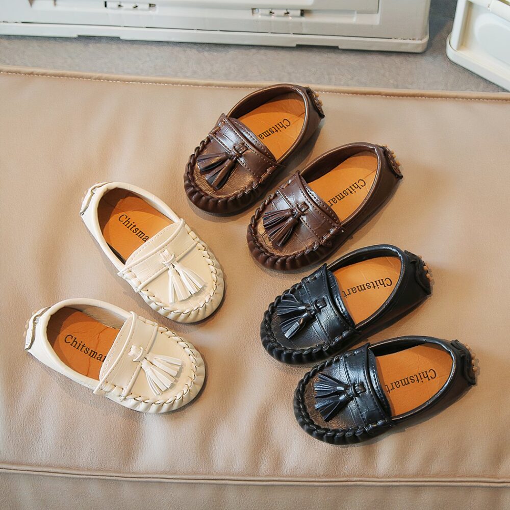 Tassel moccasins for kids - Image 2