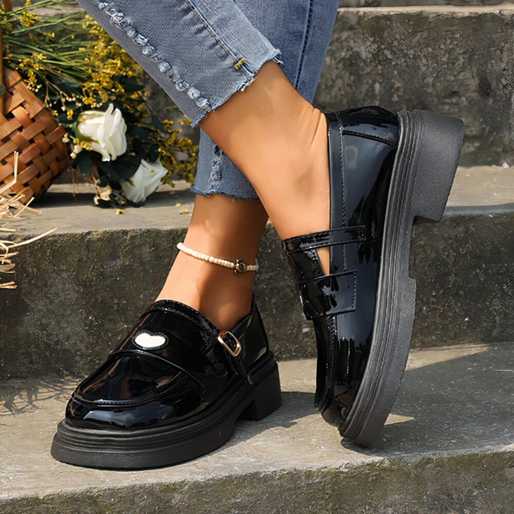 Women's faux patent leather moccasins with heart design - Image 8