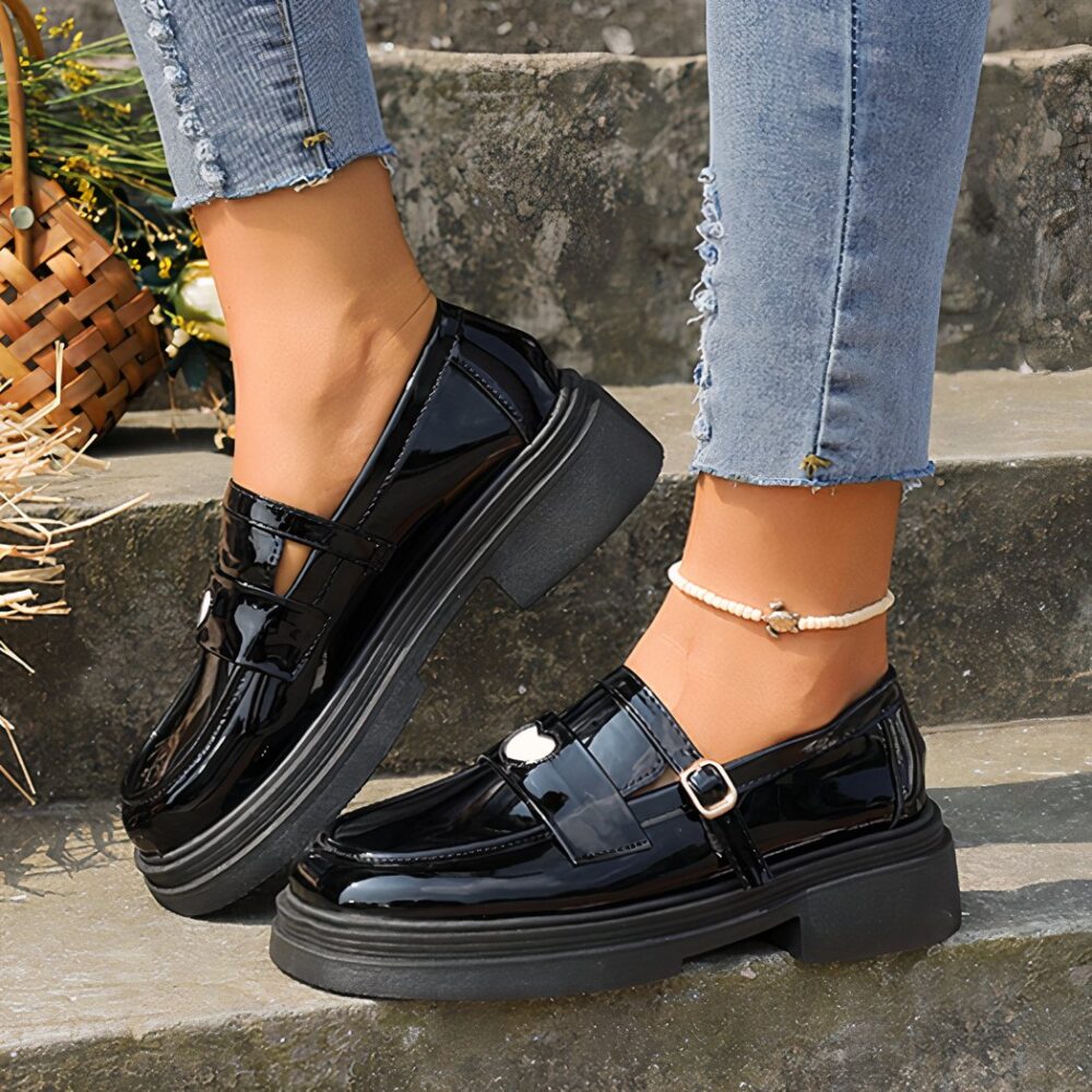 Women's faux patent leather moccasins with heart design - Image 3