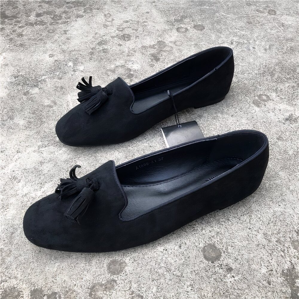 Black suede-effect tassel loafers for women - Image 2