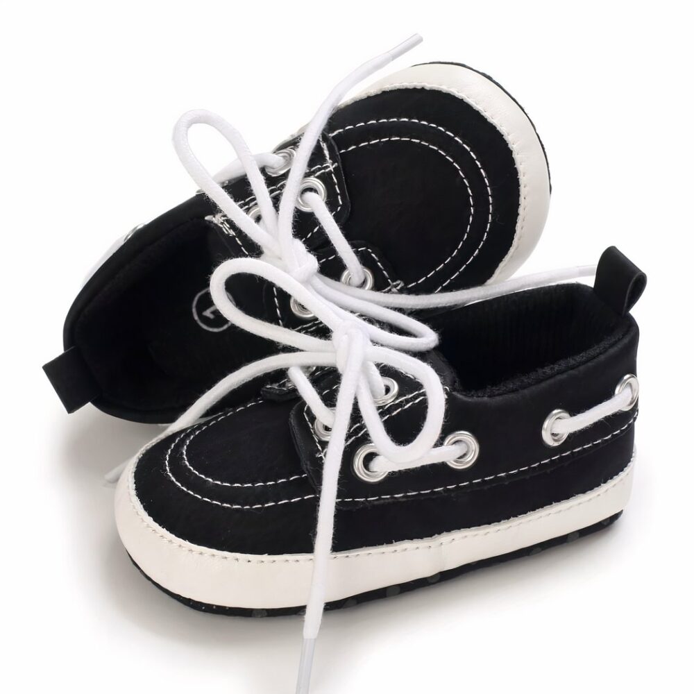 Boat-style lace-up moccasins for baby boys - Image 6