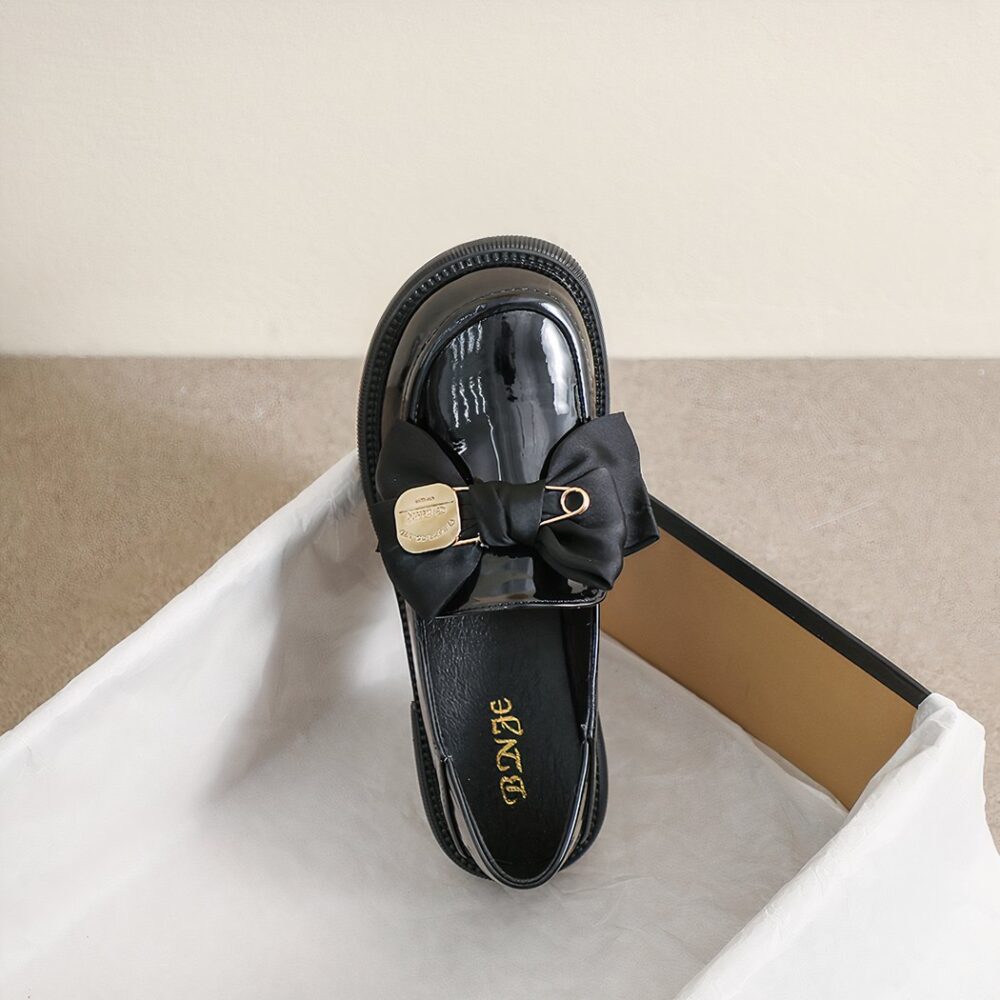 British-style black loafers with bow tie for women - Image 2