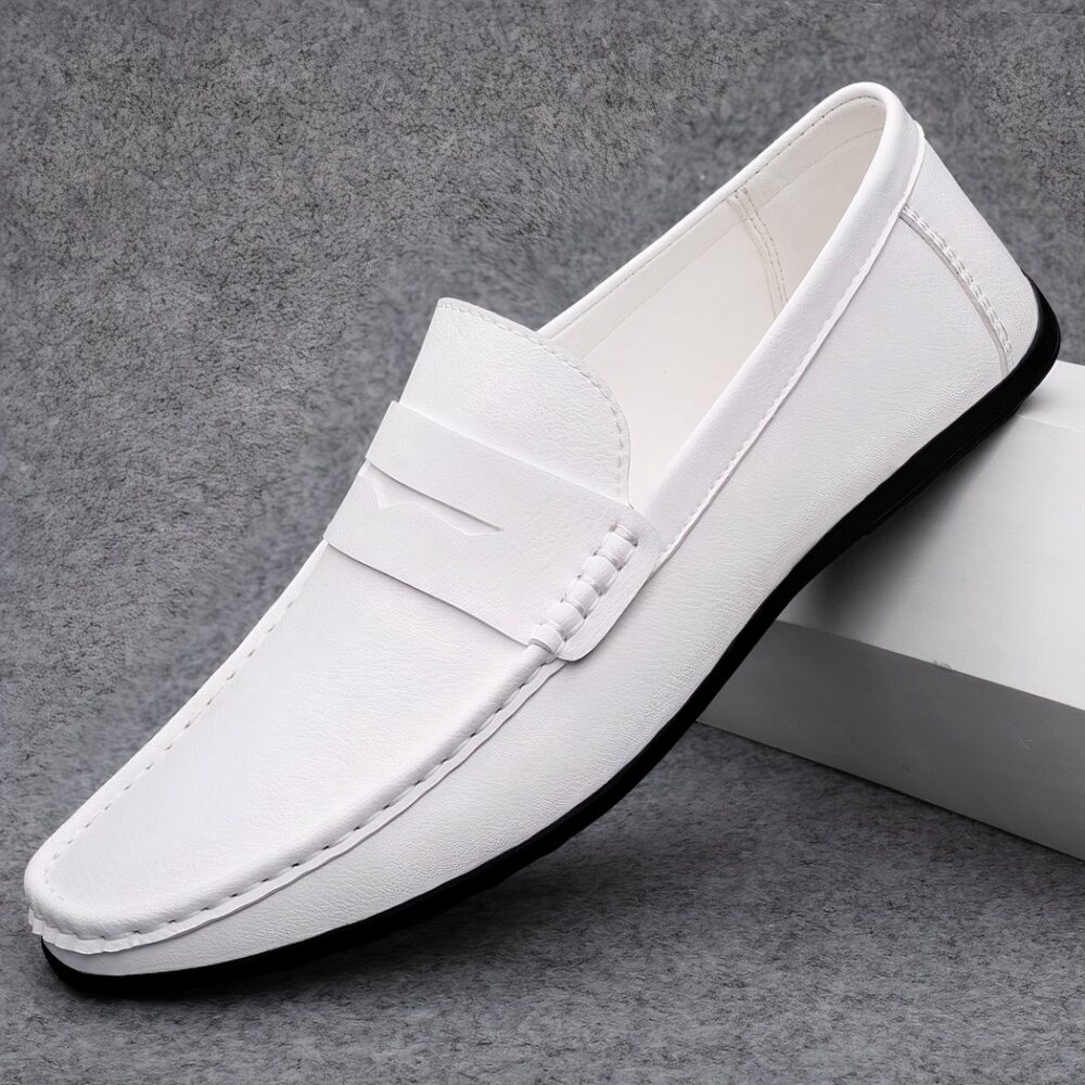 Men's casual loafers in white leather effect with grey background