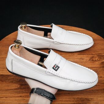 Men's casual slip-on loafers in white leather effect with wooden bottom