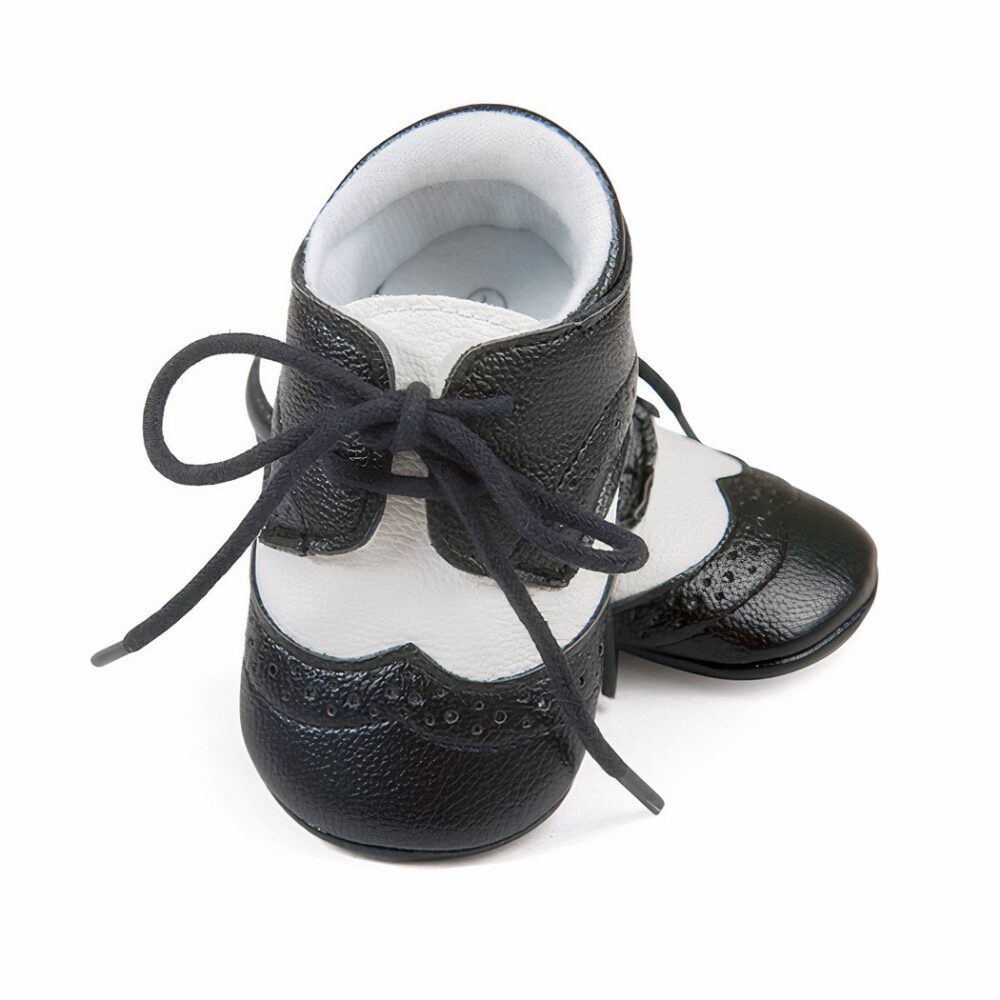 Moccasins with laces and soft sole for baby boys - Image 2