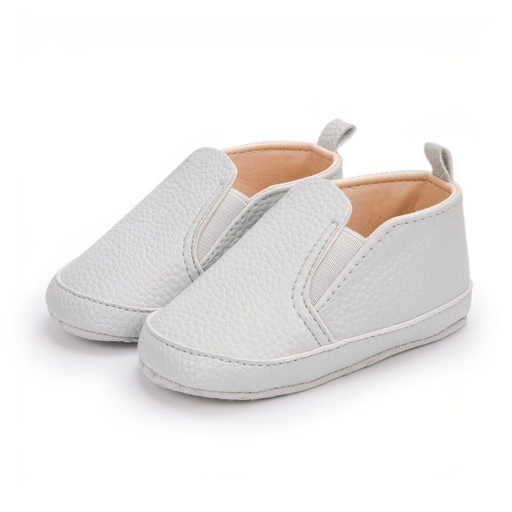 Plain synthetic leather slip-on moccasins for babies - Image 7