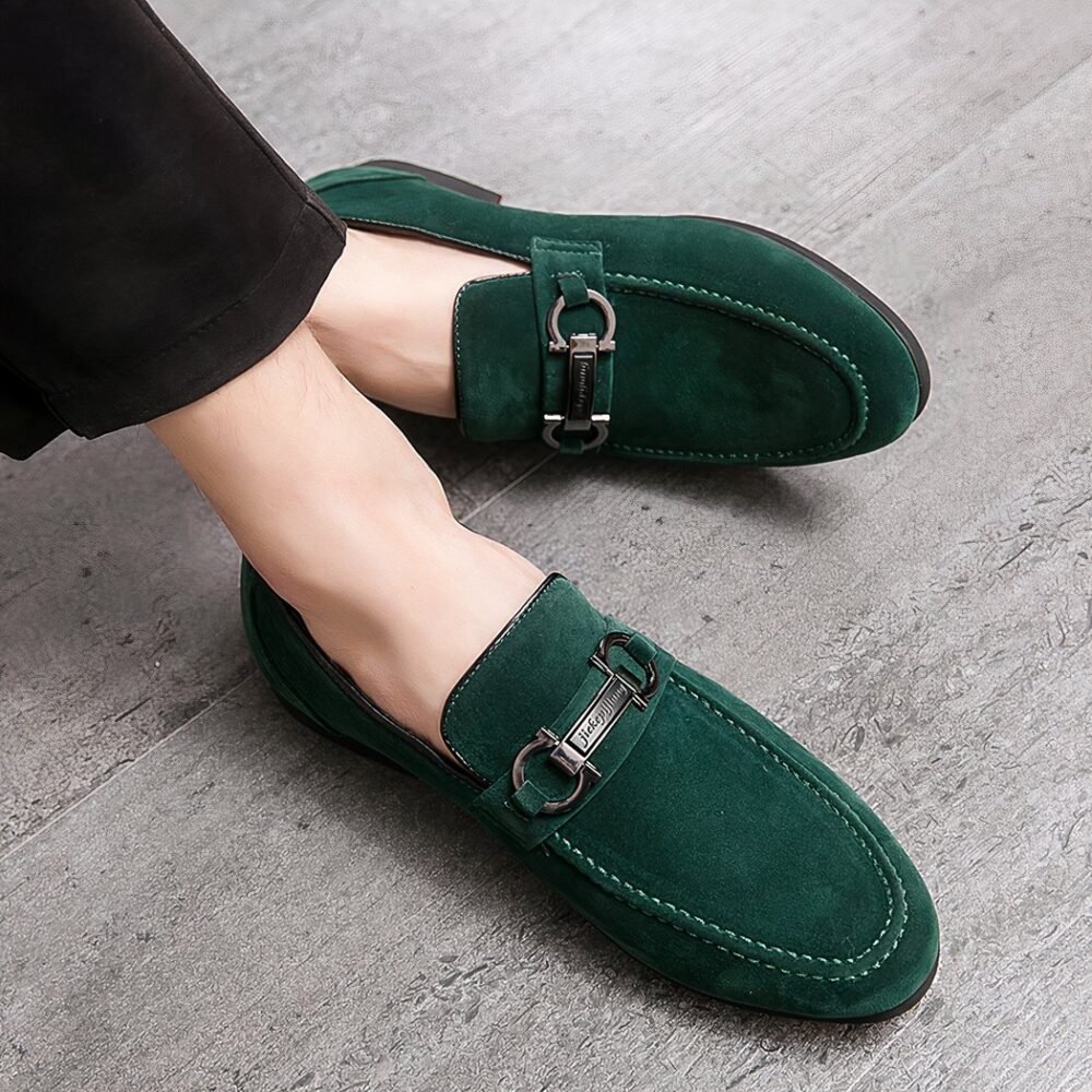 Synthetic suede loafers with decorative chain for men - Image 2