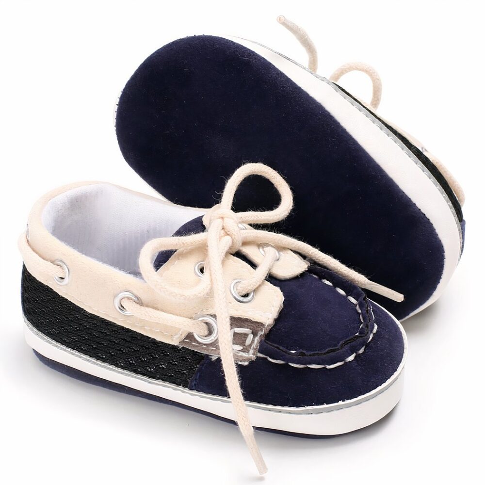 Two-tone lace-up boat moccasins for baby boys - Image 5