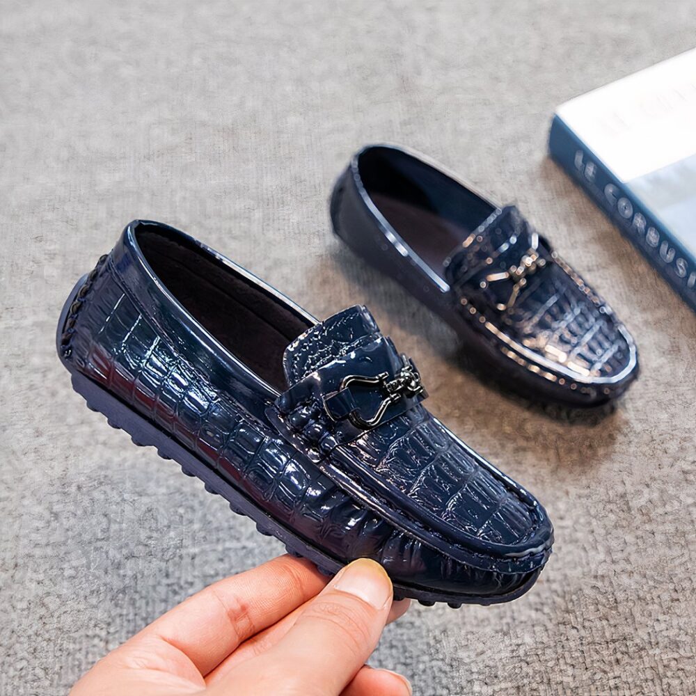 Versatile patent leather moccasins for boys - Image 3
