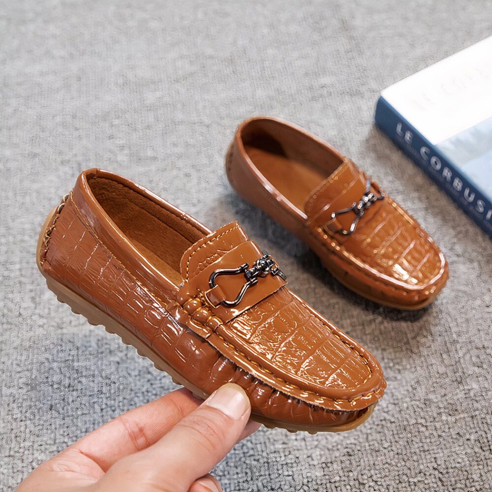 Versatile patent leather moccasins for boys - Image 2