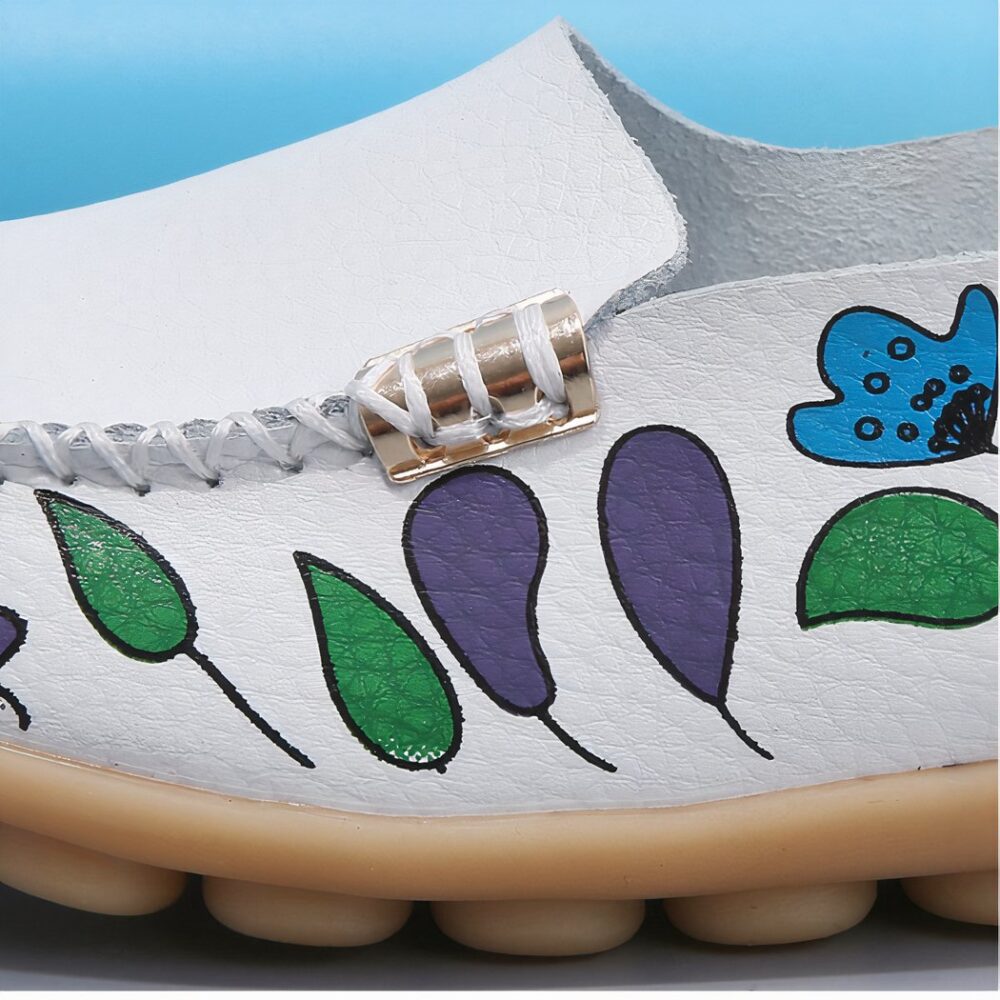 Women's moccasins in synthetic leather with floral motifs - Image 4