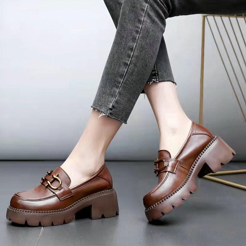 Women's retro-style synthetic leather loafers - Image 6