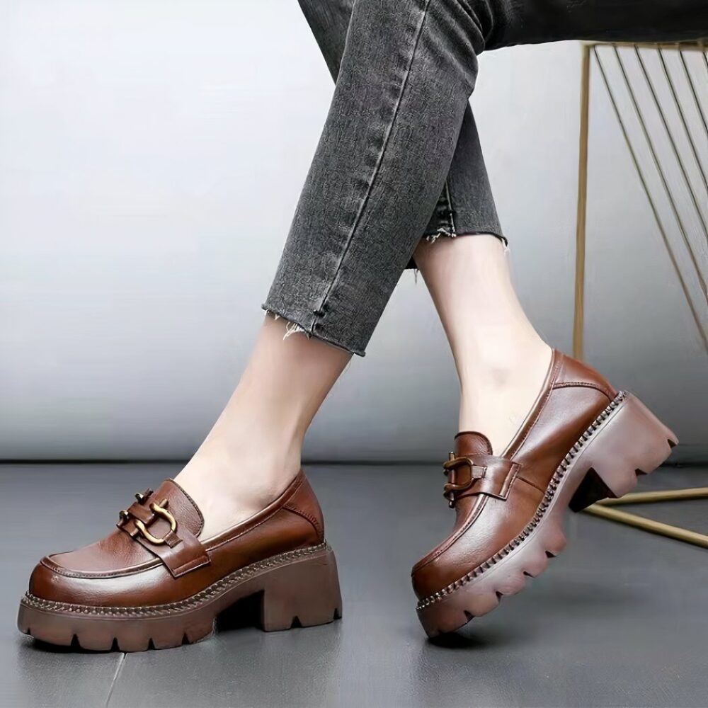 Women's retro-style synthetic leather loafers - Image 5