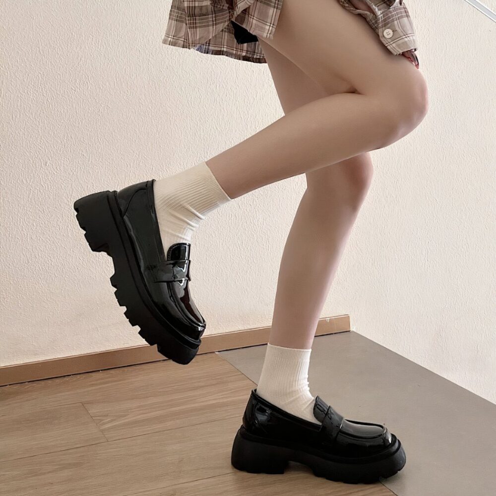 Women's vegan leather platform loafers - Image 2