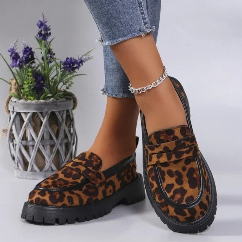 Leopard loafers with thick soles for women - Image 2