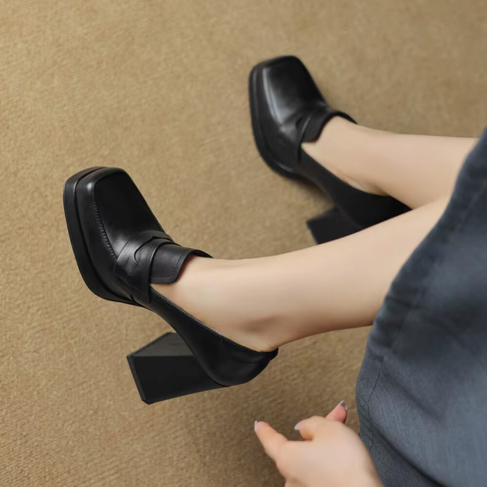 Heeled leather loafers for women - Image 4