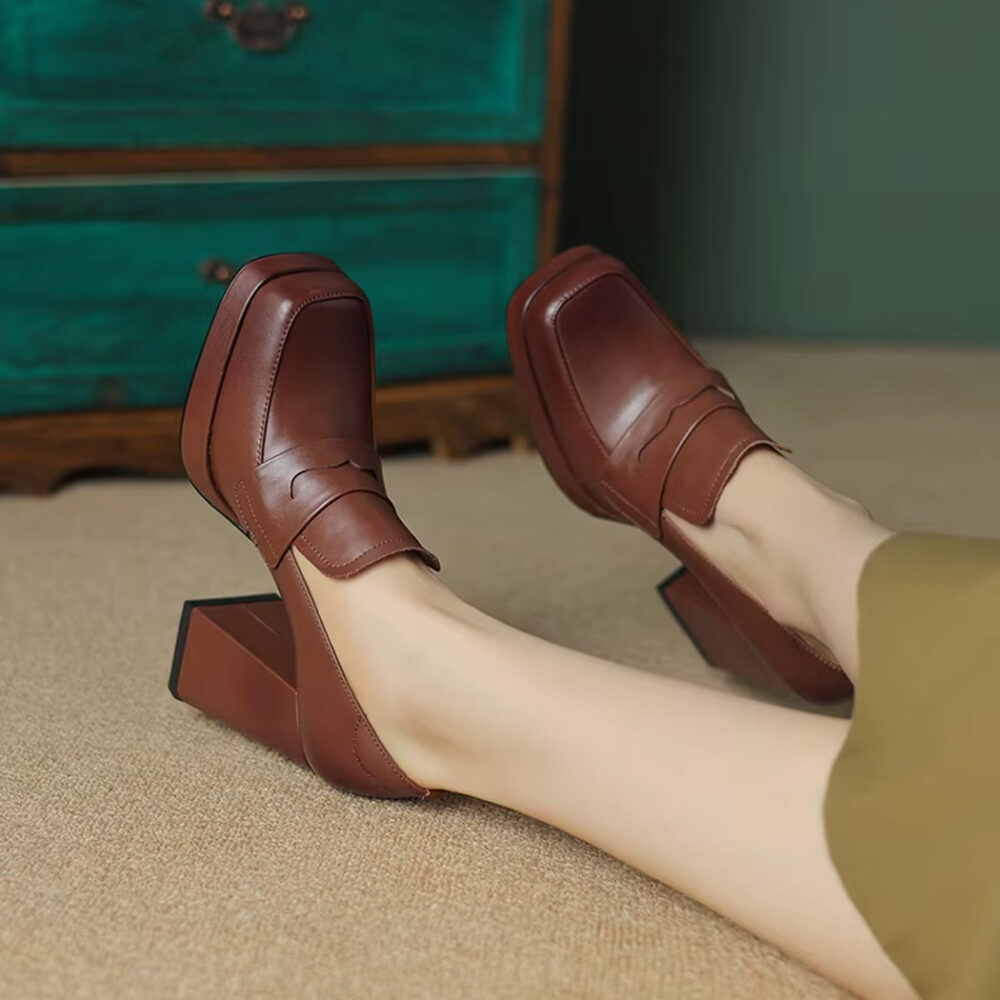 Heeled leather loafers for women - Image 6