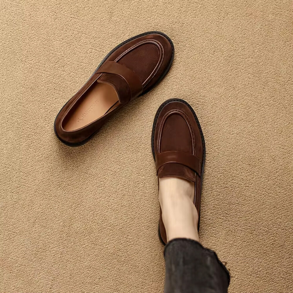 Elegant suede loafers for women - Image 2