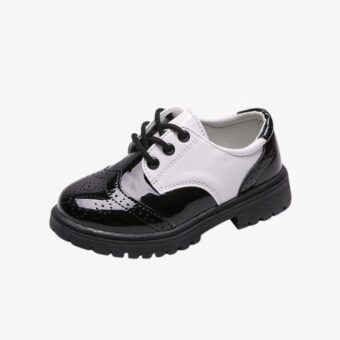 A patent leather lace-up loafer for boys in shiny black with white trim
