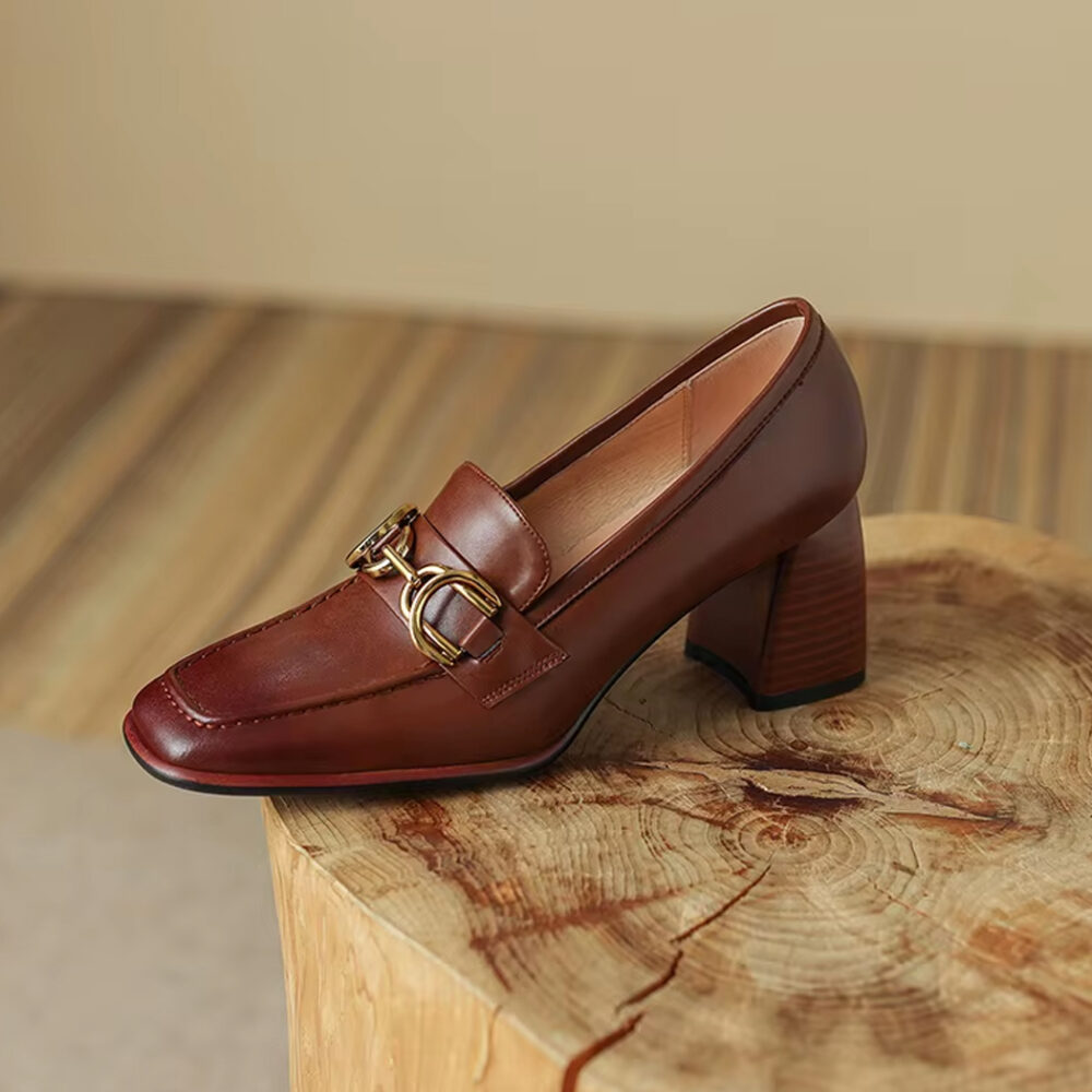 Vintage-style leather heeled loafers for women - Image 6